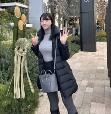 「脚なっっっっが！」28歳元お天気お姉さん・山崎あみ、写真集オフショットに込めた自信と想い　自分磨きの集大成を披露