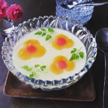 ふるんふる〜ん♪ちょっとレトロな「みかんの花咲く豆乳杏仁豆腐」の作り方