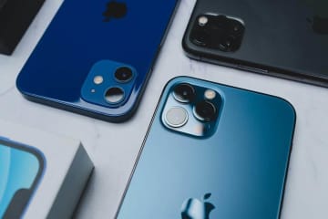 噂される次期iPhoneの発売スケジュール　薄型に？折り畳みは？いまから買い替え予定を立てると