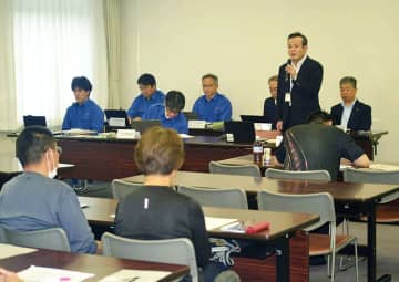 埼玉・八潮の道路陥没、県が説明会　運転手の救出、工事概要など報告…臭気も年内をめどに改善する見通し　悪臭に苦しむ声や補償の仕方…住民らからは不満相次ぐ「今日もすごい臭い」「紳士的に情報公開を」