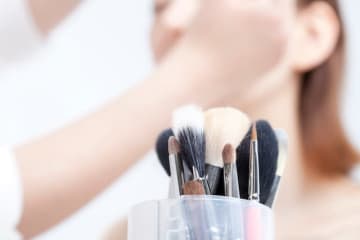 19歳アルバイト女性が物価高で買わなくなったもの「安いものに変えた頃から肌荒れが起きるように…」