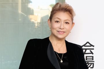 百恵さんのメークも手掛けた“偉大なる母”に導かれ――「現代の名工」に選出されたネイリスト・木下美穂里さん