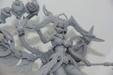 コトブキヤ「アルカナディア」、新キャラクターと、モンスターが武器や防具になる「ゼノアルマ」、無限に広がる可能性【#静岡ホビーショー】