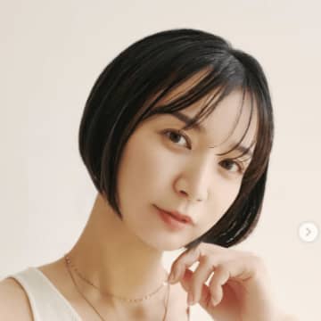 「40歳！？嘘でしょ！？20代かと…」元人気アイドル、花冠×ピンクドレスの最強バースデーコーデにファン大絶賛