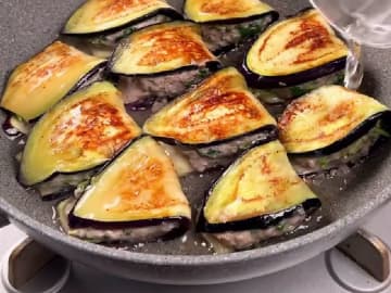 薄～く切ったナスを２つに畳んで？　完成品に「リピート確定」「反則級のおいしさ」