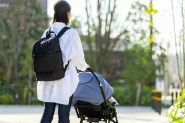 生後1か月の赤ちゃんが「外傷性くも膜下出血で入院」も　ベビーカーの転倒事故　国民生活センターが注意喚起