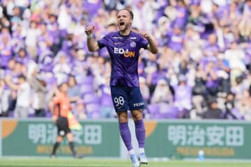 復帰戦でチーム救う同点弾！　J初得点で逆転勝利貢献の広島FWジェルマン「チームメイトと何かを勝ち取るためにここに来た」