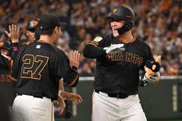 【巨人】阿部采配的中！　代打・リチャードが２号逆転３ランで阿部監督もニンマリ