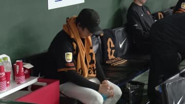 【巨人】リリーフ・船迫大雅が痛恨の2本被弾で逆転　ベンチで肩を落とす