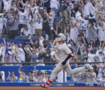 ロ2―1日（18日）　西川がサヨナラ打