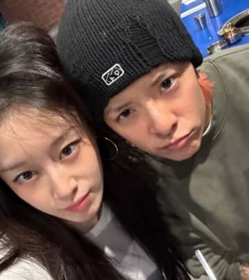 T-ARA ジヨン、f(x) エンバと対面！微笑ましい2ショット