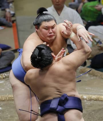 大の里が8連勝、単独トップ　豊昇龍は6勝目、大相撲夏場所