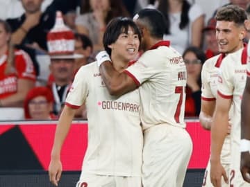 欧州で10番を背負う25歳日本人がイングランド移籍か。現地メディアが報道「交渉は着実に前進している」