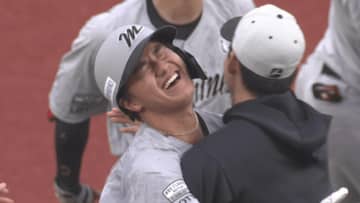 ドラフト1位ルーキーが決めた！ロッテ・西川史礁の初サヨナラタイムリー　手荒い祝福にはじける笑顔　9回2アウトには土壇場でソトが同点弾