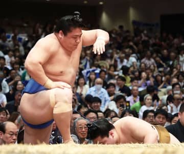 【夏場所】若隆景　王鵬破り７連勝で１差追走「自分らしい下からの相撲が取れた」