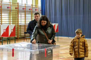 ポーランドで大統領選　トゥスク政権の行方を左右