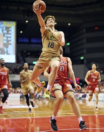 バスケ、琉球と千葉Jが勝つ　BリーグCS準決勝
