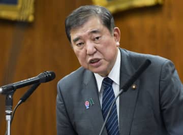 年金の底上げ削除、賛否二分　政府の制度改革法案
