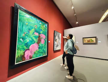 「第8回京津冀魯遼油画作品招待展」が開幕　中国天津市