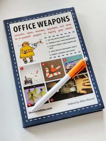[本日の一品]水鉄砲はペンより強し？　「OFFICE WEAPONS」と変態ガジェット礼賛、オフィスの平和は武器で守れ