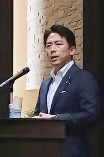 小泉進次郎氏、現金給付に言及　「消費減税は時間かかる」