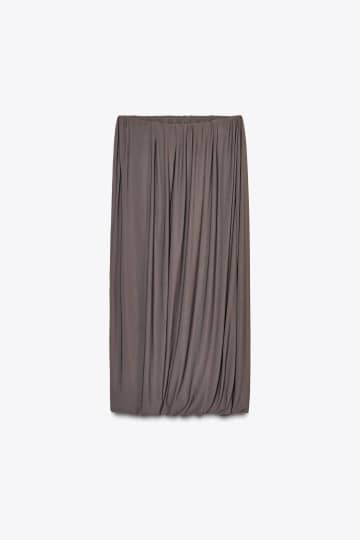 穿くだけ → おしゃれ上級者！【ZARA】40・50代の垢抜け「バルーンスカート」