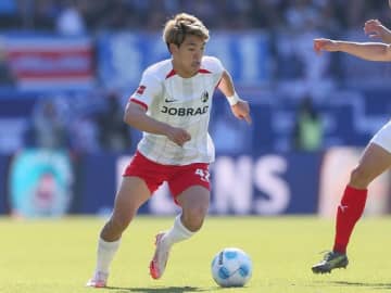 「移籍の憶測が加速」“日本の10番”が昨季の欧州２位クラブへ加入するのか。 独強豪SDが注目発言「重要な選手。残留するかは分からない」