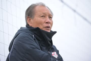 サッカー界の〝黒船〟レッドブルの野望　ＲＢ大宮・原博実社長が語る新スタジアムと世界進出構想