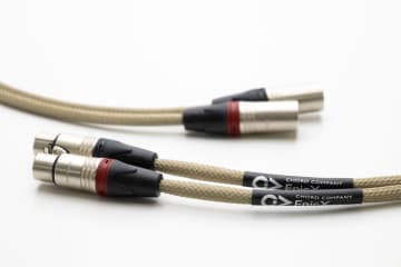 【ミニレビュー】新絶縁素材XLPEでハイファイ性能を追求。CHORD COMPANY「EPIC X XLR」