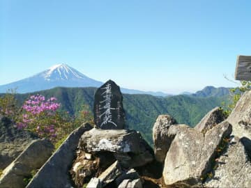 花の季節「富士山の絶景」 “2度見できる” 縦走コース「釈迦ヶ岳＆黒岳」登山レポ！　展望スポットの注意点も