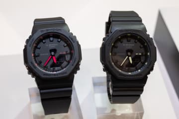 G-SHOCK、アクセントが映えるブラックとホワイト4機種
