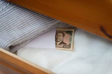 タンス預金はバレる？税務署がチェックするポイントと対策を解説
