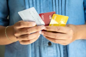 クレジットカードを複数枚持っている友人がいます。私は1枚しか持っていないのですが、なにかメリットがあるのでしょうか？