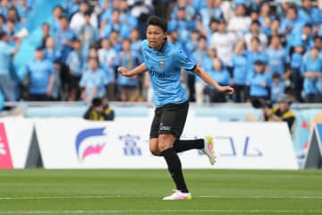 驚きの“超ロング”アシスト「いい感じに落とせた」　等々力にかけた60mの放物線…攻守に躍動の35歳