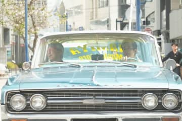 父・寺尾聰と息子・松坂桃李が名曲「VOLARE」を高らかに歌い上げるドライブシーン解禁『父と僕の終わらない歌』
