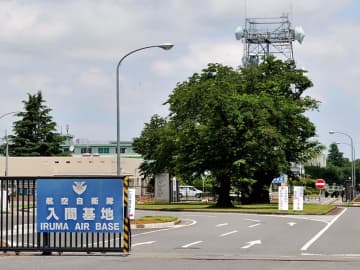 川越市の上空飛行中にレーザー照射か　空自入間基地　飛行点検機が緑色の光の照射受ける　搭乗の隊員が気付く　乗員や航空機への被害はなし　「乗員や飛行経路下にお住まいの方々の生命を脅かす危険な行為」