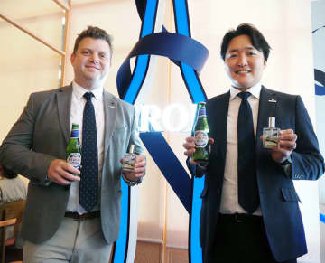 伊ビール「ペローニ」 柑橘の香りをひと吹き 特別な飲用体験を