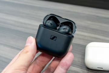 ゼンハイザー初のオープン型イヤフォン「ACCENTUM Open」。約16940円