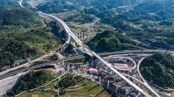 貴平高速道路、建設大詰め　中国貴州省