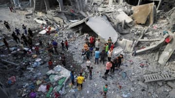 イスラエル、ガザで大規模な地上侵攻　一晩で１００人死亡