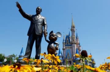 5人家族で米国ディズニーに行ったら……“衝撃の総額”にパパ唖然→「私の1か月分の給料」