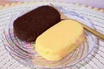 「ローソン」、“ふわしゅわ”新食感スイーツ誕生！　チーズとショコラの2種を食べ比べてみた