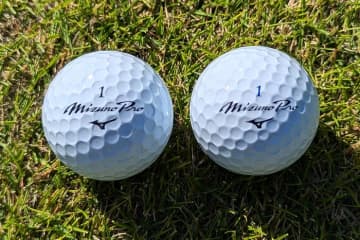 ミズノ、海外で火がついた新作ツアーボール『Mizuno Pro S/X』を日本でも発売！ 他社と打ち比べると“あの人気ボール”と近かった