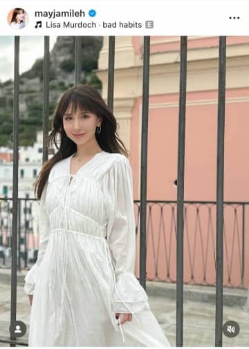 1児のママ・歌手May J. 肩出しトップス×ミニスカ私服コーデに絶賛　「デニムのスカート可愛い過ぎ」