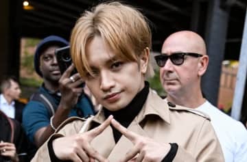 中島健人、札幌で見つけた“自分”と同じポーズでツーショット⇨「私も見つけた〜」の報告が続々