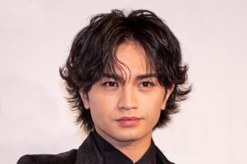 中島健人が自撮り写真からバッサリ削除した物、その理由に「プロ意識高すぎる」と称賛の声