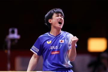 山場の初戦を突破！ 2回戦進出の張本智和「一番の勝因は出だし。先手必勝で勝ちに近づく」妹・美和も初戦勝利で本音【世界卓球】