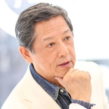 俳優・寺泉憲さんは100歳になる母親を自宅で介護 俳優業をセーブする代わりに歌手活動を【あの人は今こうしている】