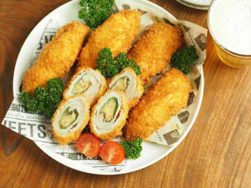 梅×青じそ×チーズが最強！リピート確定「鶏むね肉の梅しそ巻き揚げ」レシピ