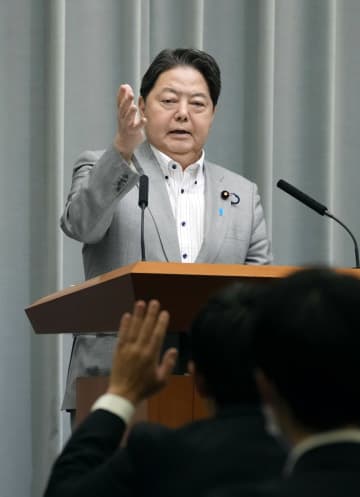 中国の反ダンピング関税に反論　官房長官「損害与えていない」